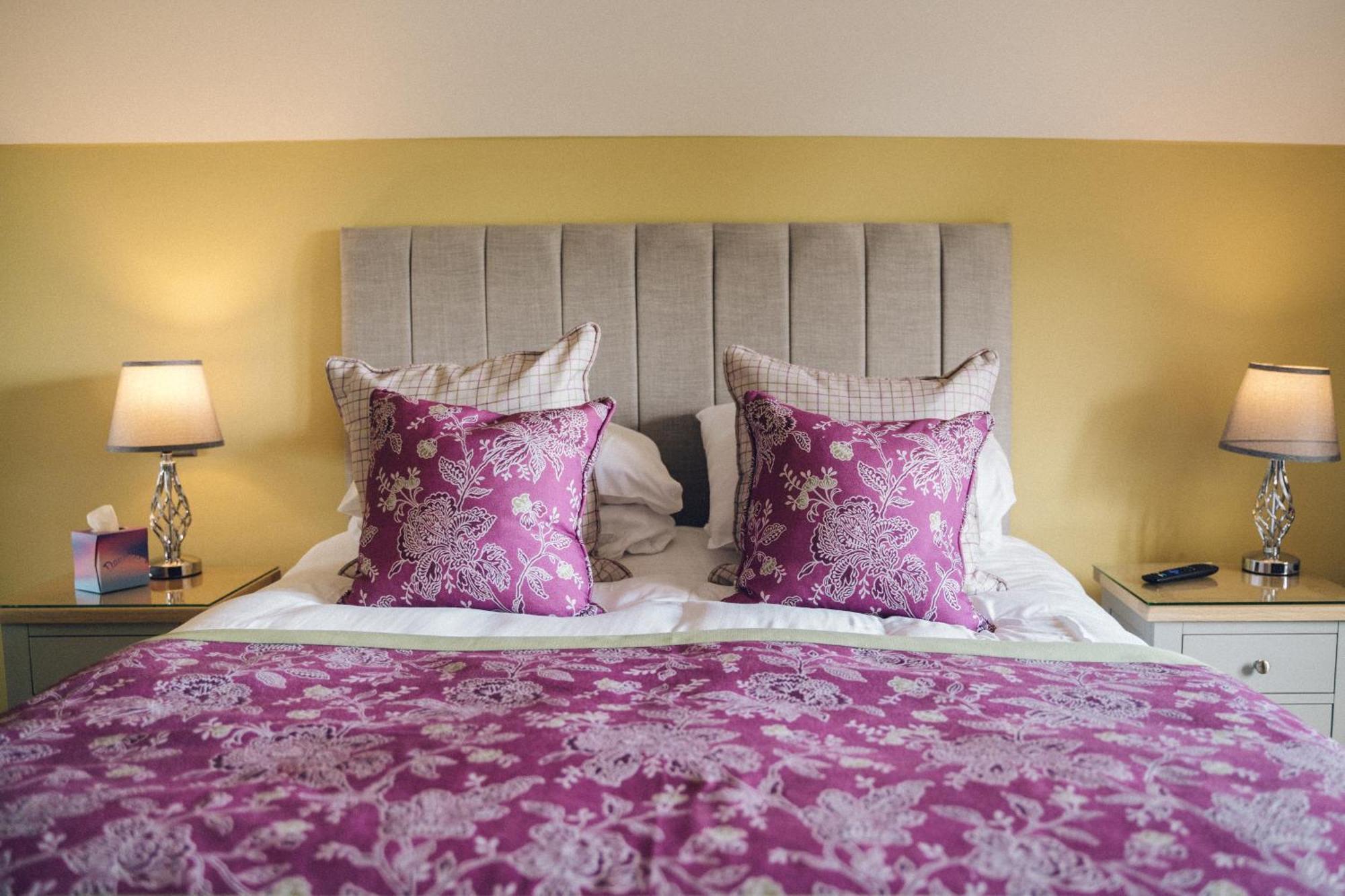 The Manor Boutique Hotel Restaurant And Bar Конві Екстер'єр фото
